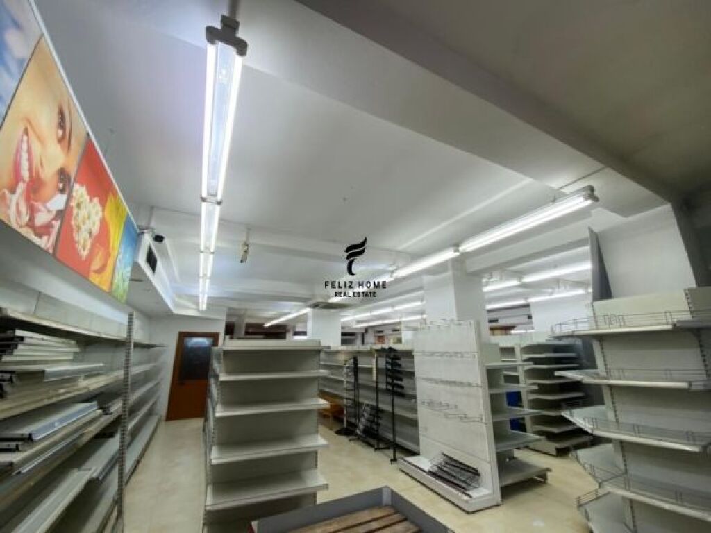 SHOP FOR RENT 220 M2 21 DECEMBER 3,300 EURO FH-58770
