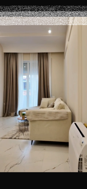 Apartament 2+1, Mine Peza!