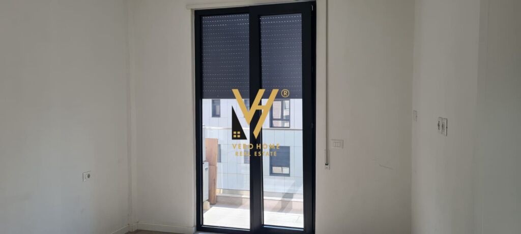 OFFICE 64 M2 FOR RENT AT KOM.ERLI-D, PORCELAN 50,000 LEKE