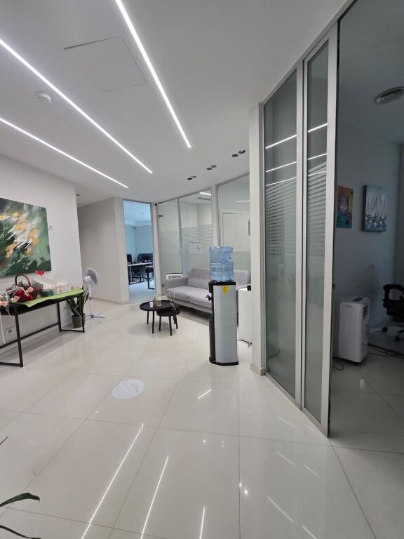 Commercial space for rent on Kavaja street