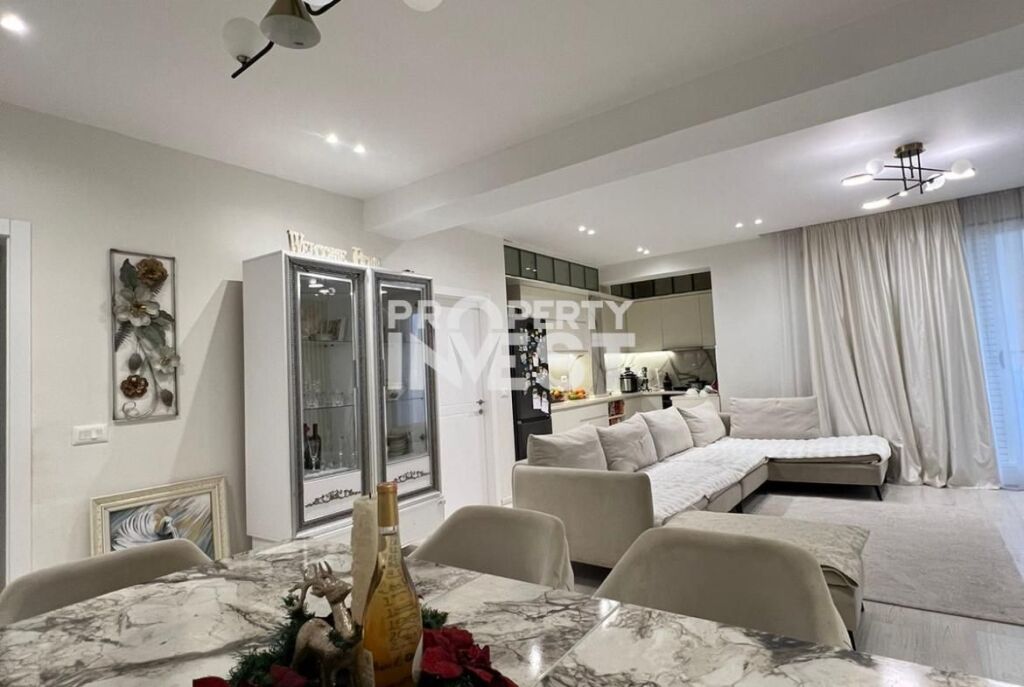 Apartment 2+1+2 for sale near Dinamo Stadium
