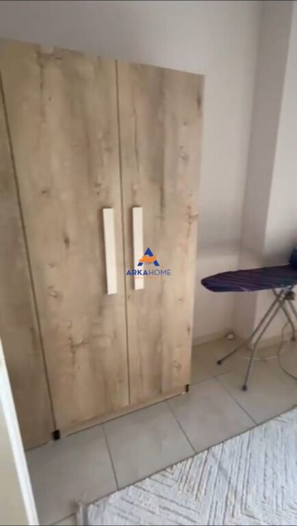 JEPET APARTAMENT ME QERA 2+1+BALLKON " KAMEZ " 50000 LEKE