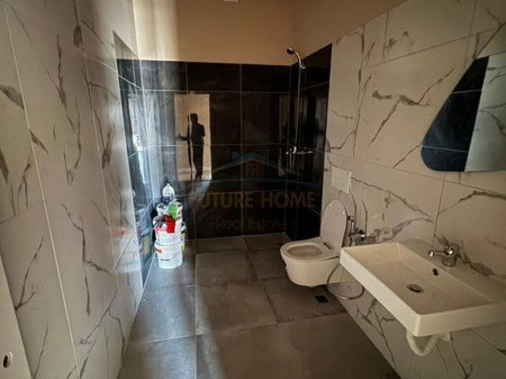 SHITET APARTAMENT 1+1,SAUK,PORTA TIRANA E RE