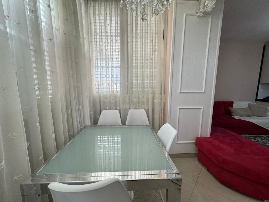 Appartamento 2+1+2 In Vendita presso l'ex Distretto di Polizia, Durrës - 145.000€ | 86 m²