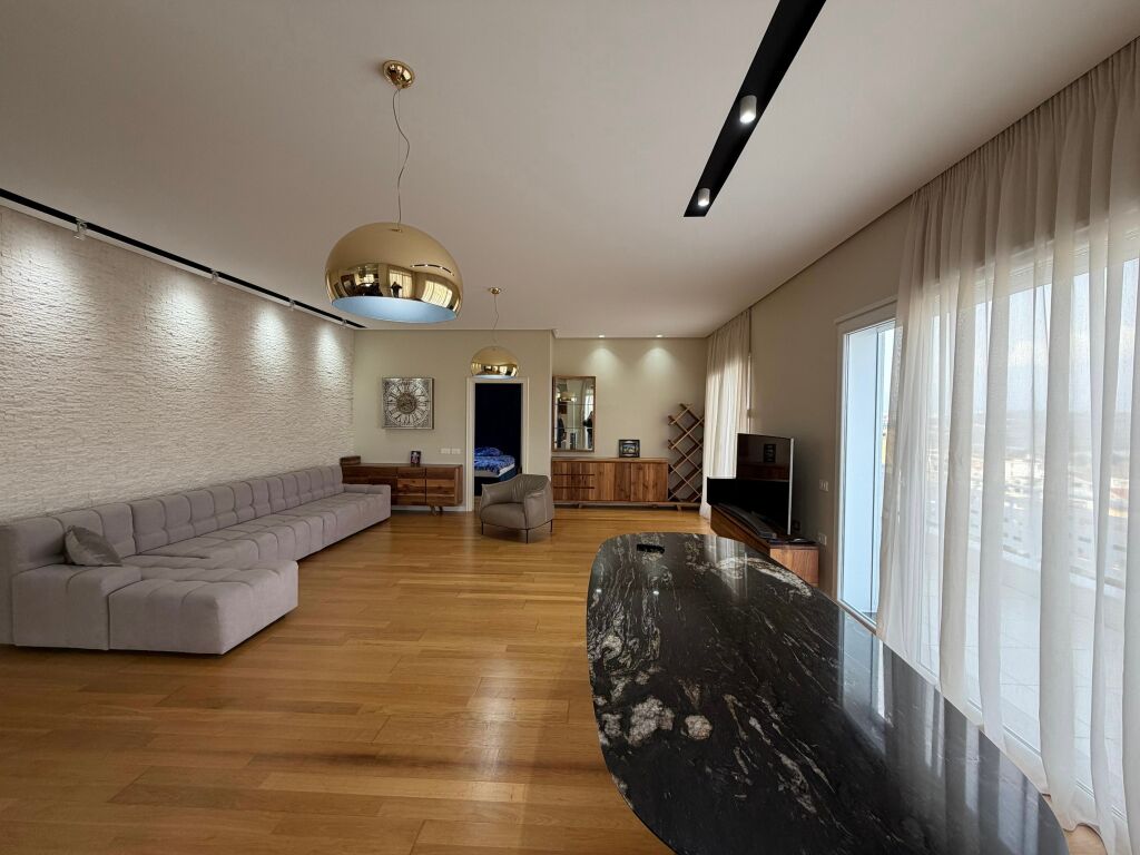 Apartment for Rent at the Botanical Garden