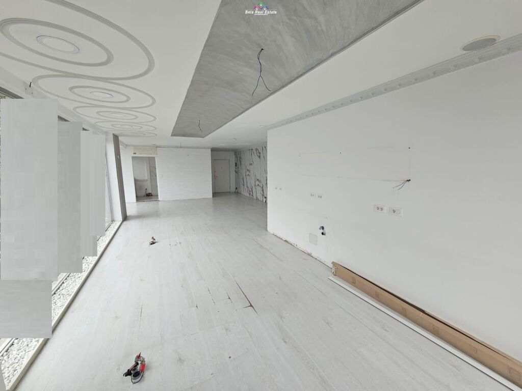 Zyre ne Shitje tek 21 Dhjetori (ID BZ117) Tirane