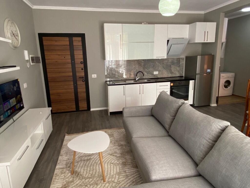 Apartment 1+1 for rent, at the end of Bulevardi i Ri (Bermond Complex): 450 thousand lek