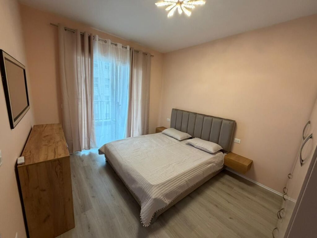 🏢 Affittasi appartamento 1+1  📍 Indirizzo: Laprakë, presso il Complesso Aura 88💰 Prezzo: 60.000 lek / mese
