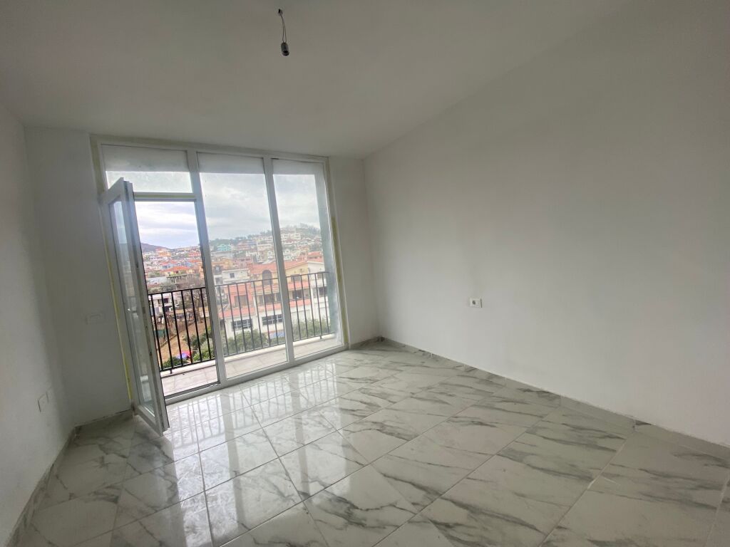 Apartment 2+1 for sale Yzberisht !