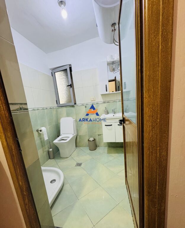 JEPET APARTAMENT ME QERA 1+1+BALLKON "RRUGA GJIK KUQALI" 70000 LEKE