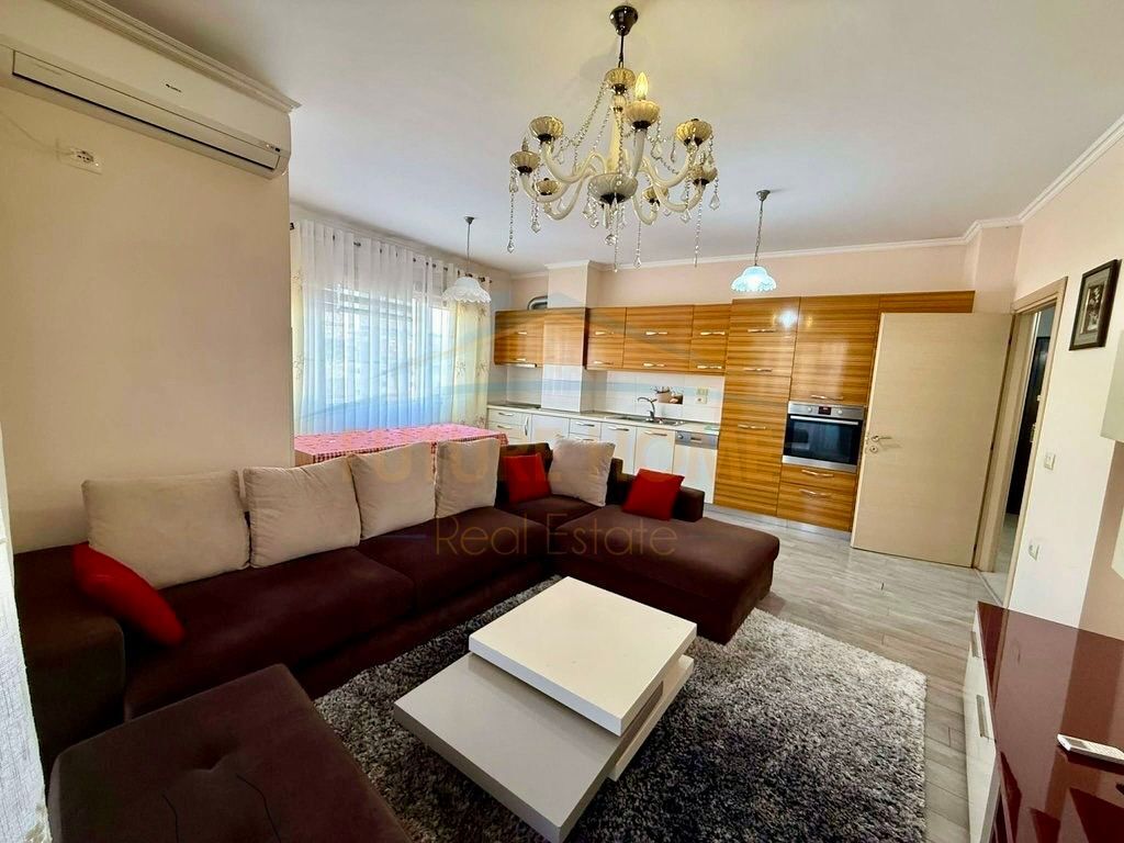 🏠 Spacious 2+1 for Rent at Unaza e Re! 📍