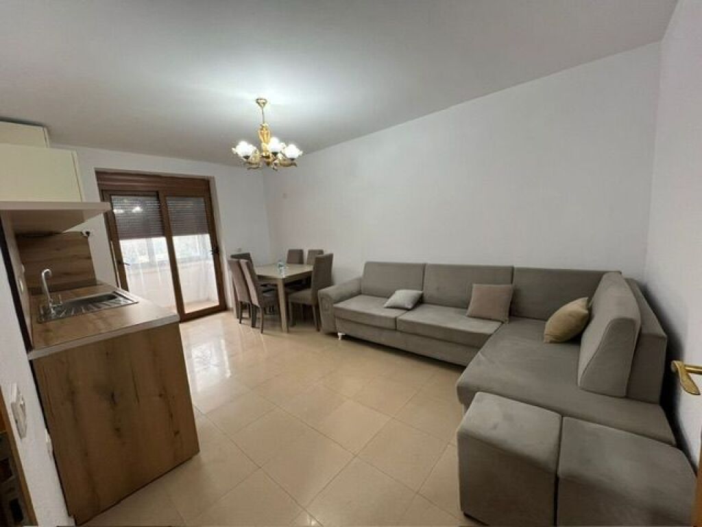 Apartament 2+1 me qera ne Vasil Shanto lock.super