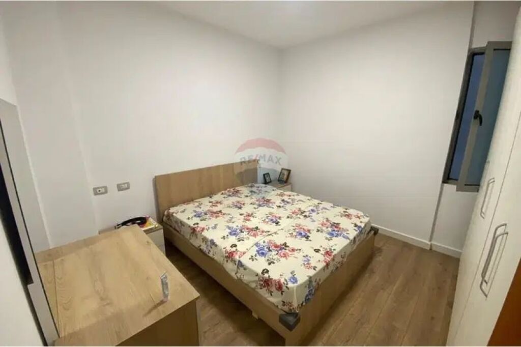 Apartament Me Qera 1+1 Tek Vila L ,Astir
