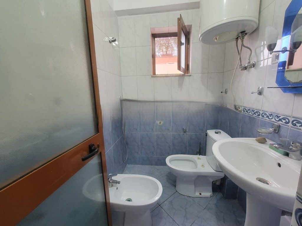 APPARTAMENTO 3+1+2 IN AFFITTO PRESSO PETRO NINI, TIRANA! 800 € /Mese