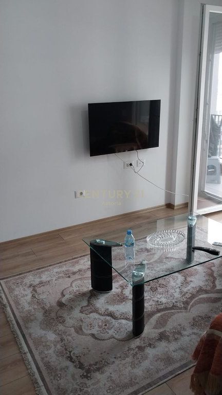  Menu   Tirana Albania ID della Proprietà: astoria134804 Vedi sulla Mappa Salva  Immagine della Proprietà Immagine della Proprietà Immagine della Proprietà Immagine della Proprietà Immagine della Proprietà  Disponibile   Mostra tutte le foto  Appartamento 1+1 + parcheggio in affitto a Univers City 400 € /Mese