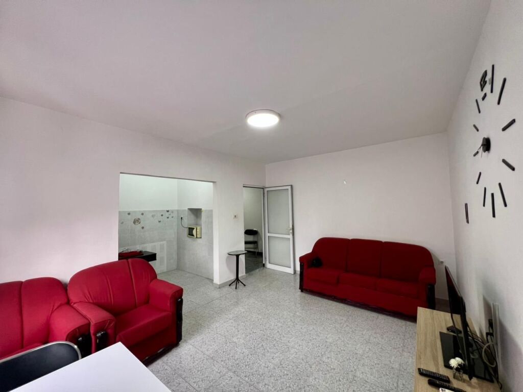 SUPER Apartamnt ne Zemer te Tiranes 1+1 te 21 Dhjetori