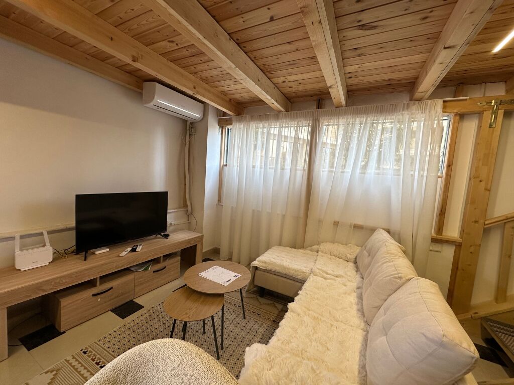 Duplex me qira Selvia