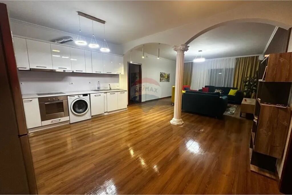 Apartament - Për Qira - Myslym Shyri, Tiranë