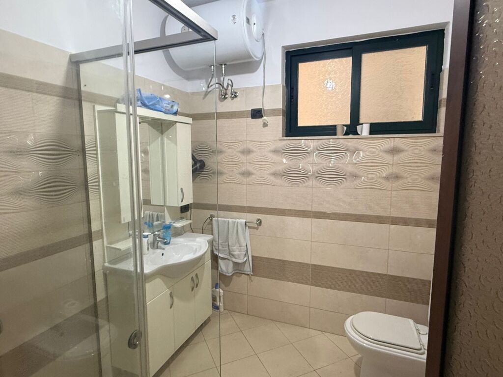 3+1,i mobiluar vile private,sauk i ri,1000 euro