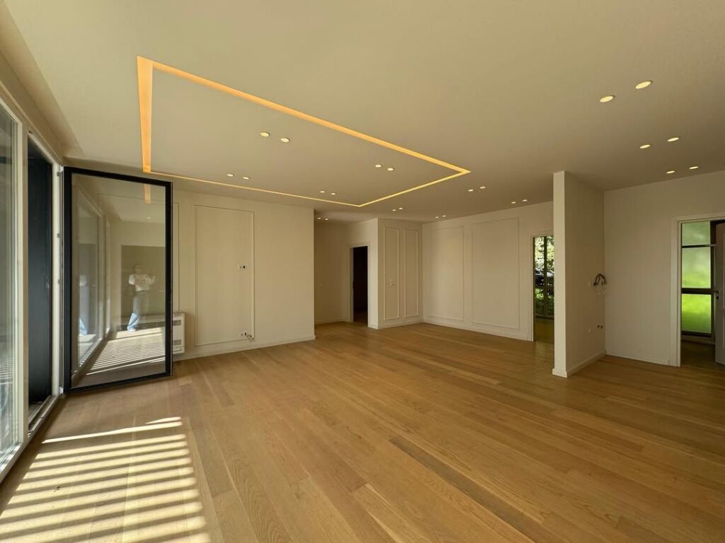 Shitet Apartament 3+1+2📍Pallati Brigadave