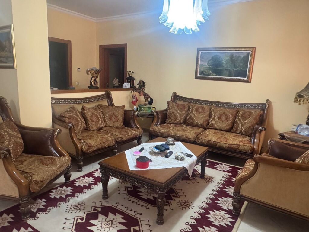 Apartament 2+1 per shitje tek Komuna e Parisit.