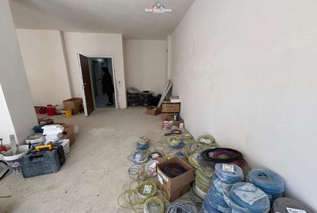 Office for Rent at the Paris Commune (ID BZ2854) Tirana.