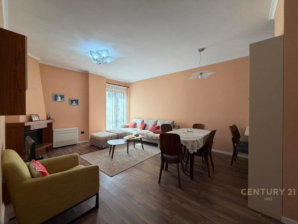 Apartament 3+1 ne Rrugen e Kavajes! 1,700 € /Muaj