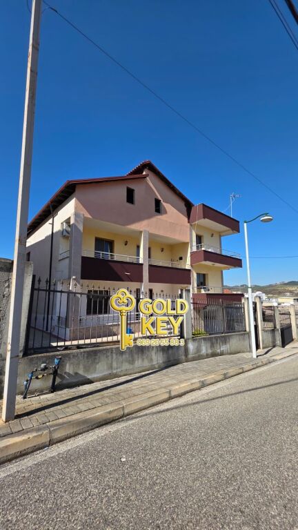 🏡✨ VILLA SU 3 PIANI IN VENDITA A VORË ✨🏡