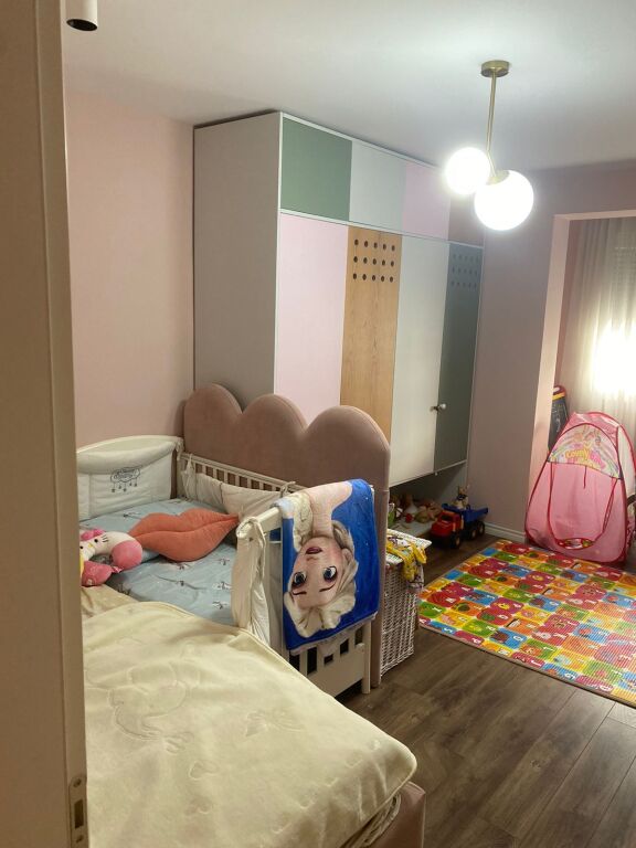 Shitet Apartament 3+1📍21 Dhjetorit