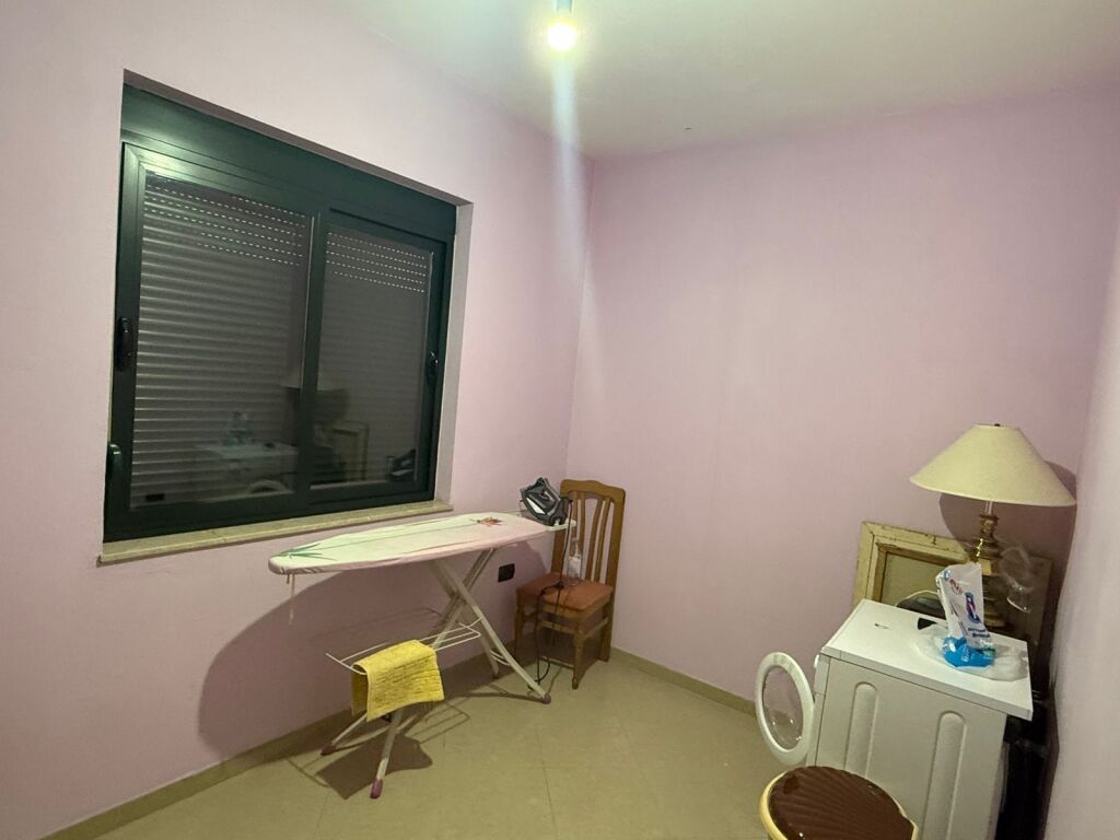 3+1,i mobiluar vile private,sauk i ri,1000 euro