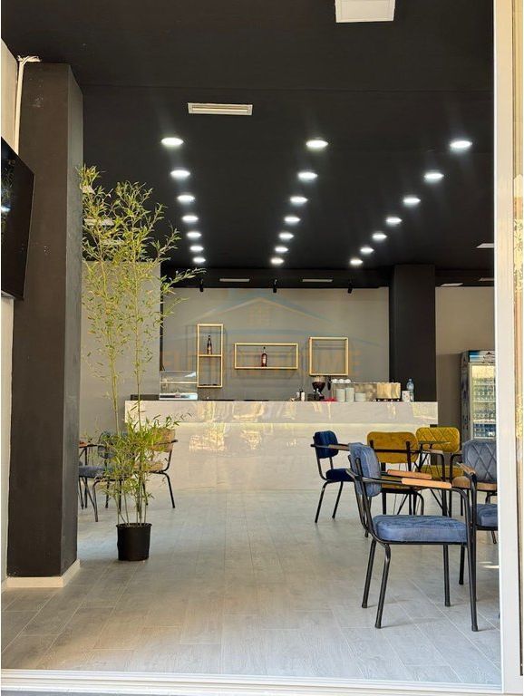 In vendita, Bar Lounge, 21-Dhjetori, Tirana