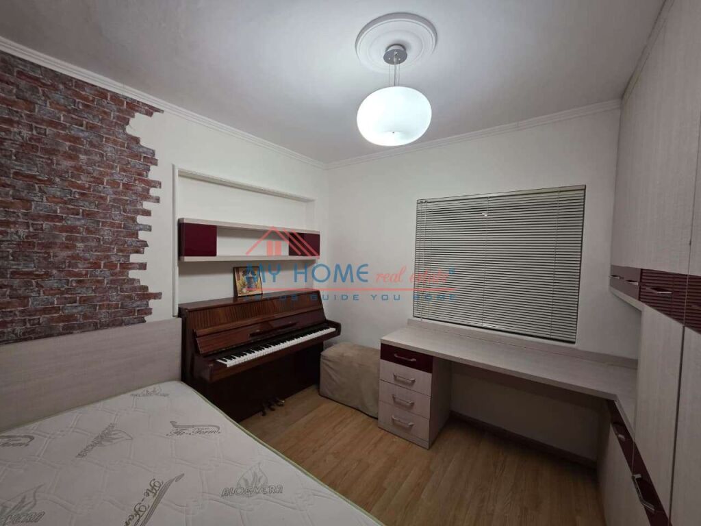 Apartamenti 4+1+2 me qira tek Rruga Mine Peza Tirane