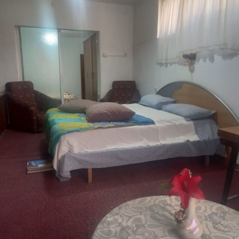 Apartament 2+1 per qira Materniteti i Ri !