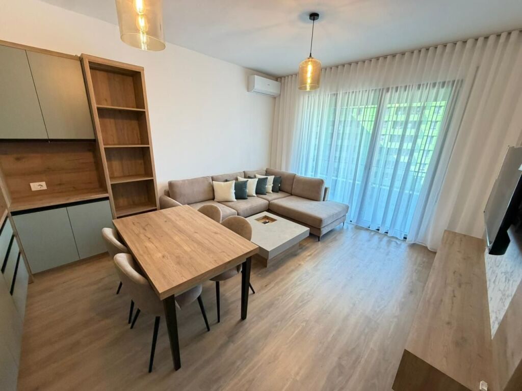 🏢 Jepet me qira apartament 2+1 – Zona 5 Maji💰 Çmimi: 70000 lekë / muaj