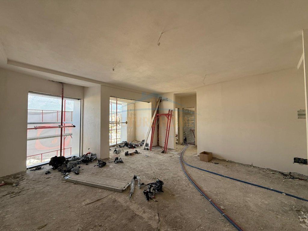 In vendita, Appartamento 3+1+2, Porcelan, Tirane