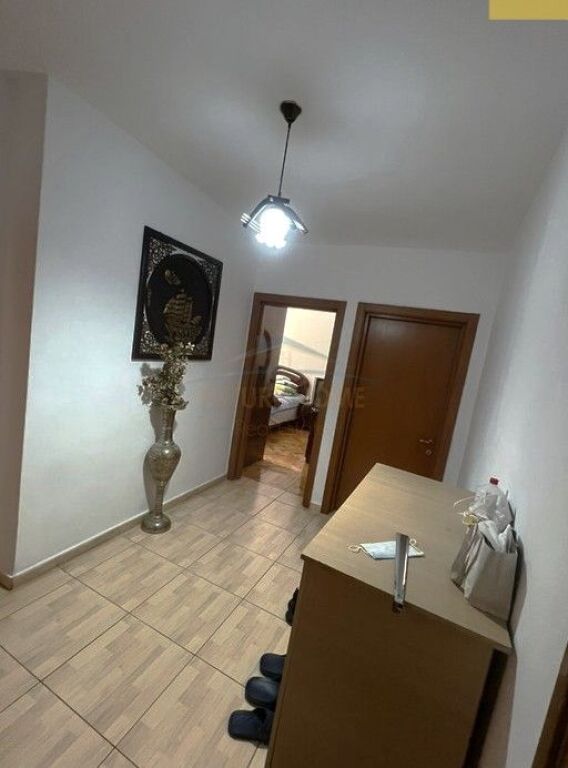 Shitet, Apartament 3+1, Rruga Karl Gega, Tirane