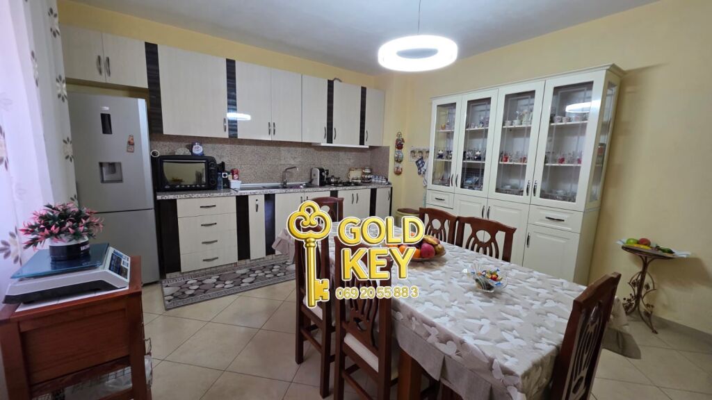 🏡✨ VILLA SU 3 PIANI IN VENDITA A VORË ✨🏡