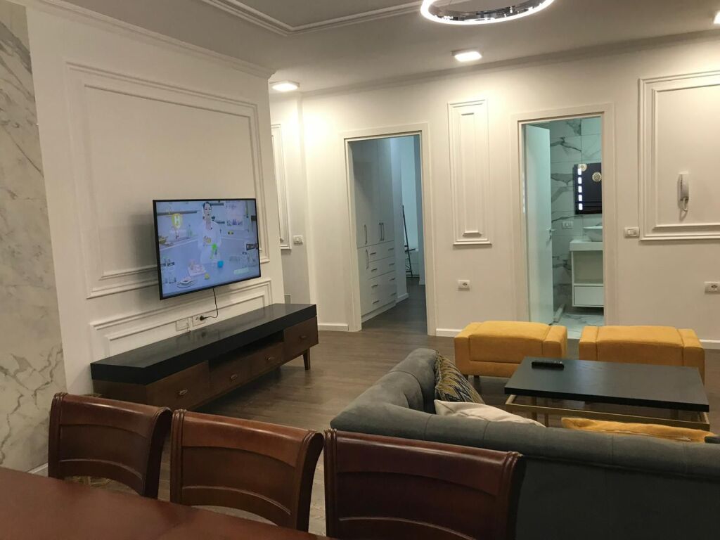 Vendesi Appartamento 3+1+2 nel Centro di Durazzo