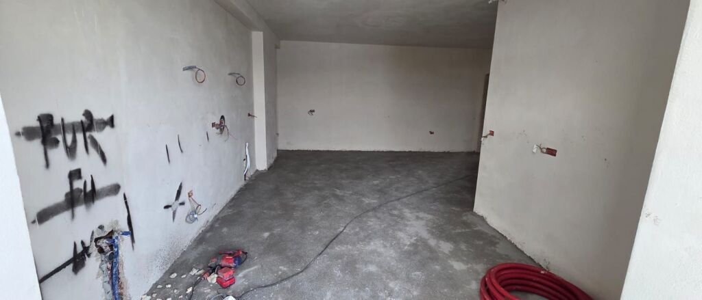 Shitet Apartament 2+1 te Tregu i Ri Elektrik !