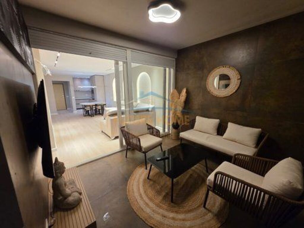 SHITET APARTAMENT 2+1,ISH EKSPOZITA