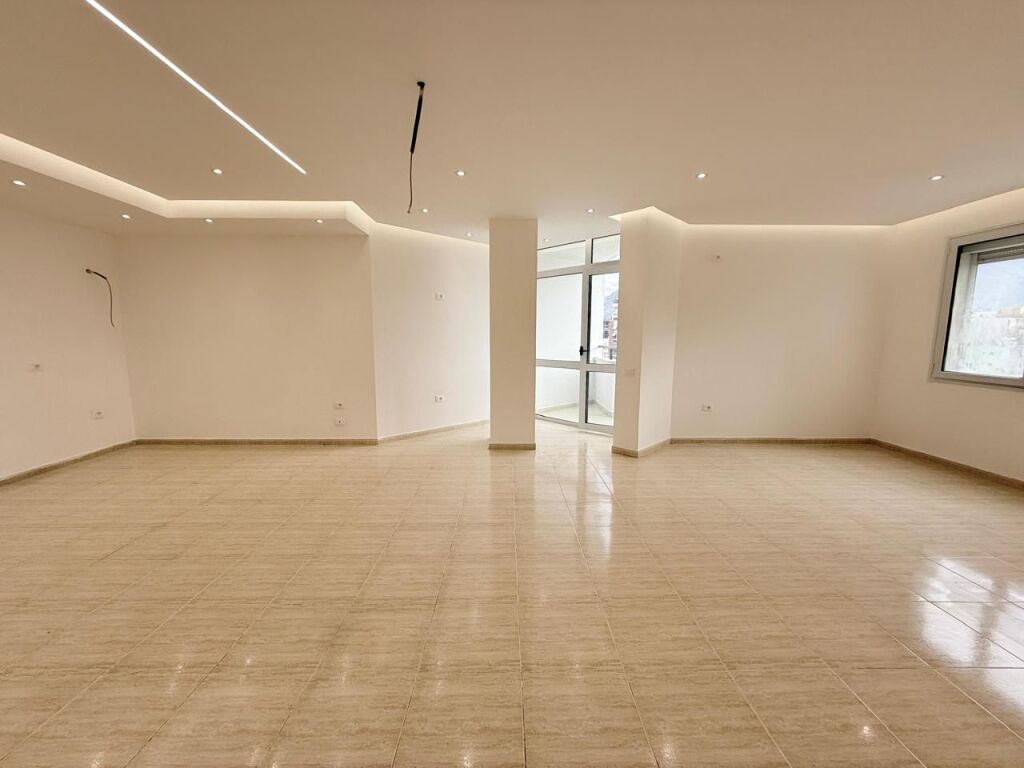 Shitet Apartament 3+1 – Rruga e Elbasanit
