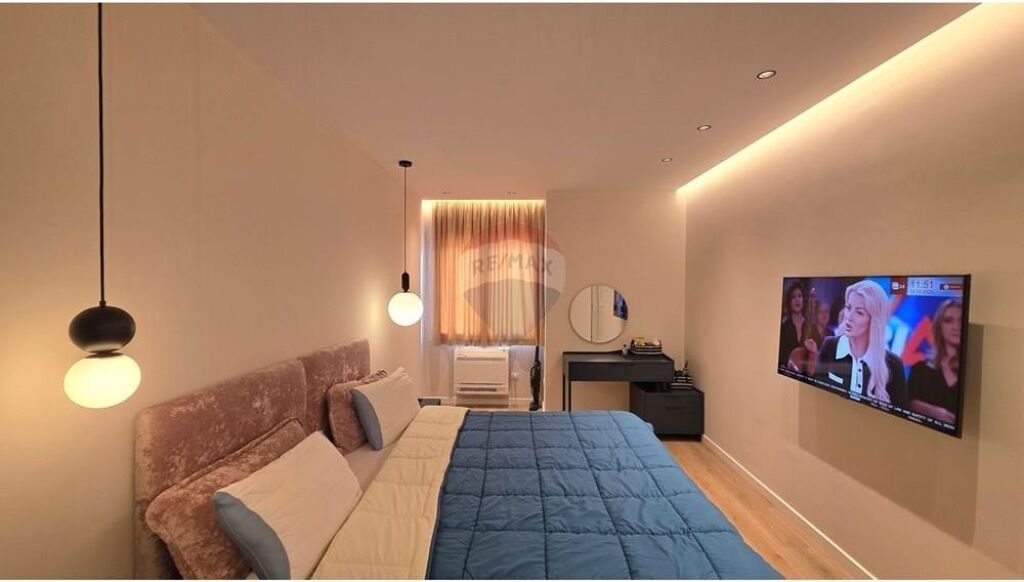 Apartament 1+1prane portit,Vlore