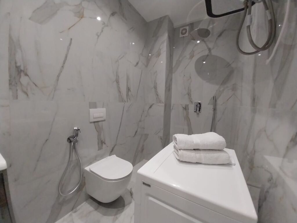 Skenderbej Square, 2 modern studios for rent 1200 euros both or separated 600 euros each