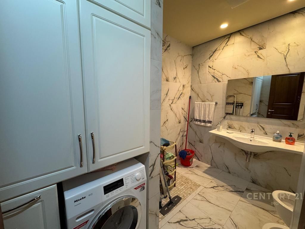 Apartament 2+1+2 ne Ish- Bllok 500,000 €