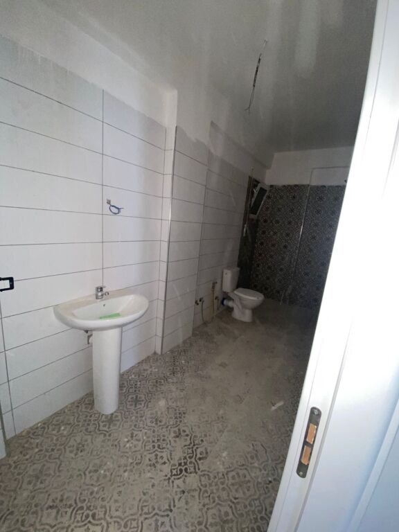 In vendita, appartamento 2+1+2 balconi, Lungomare, Vlore.
