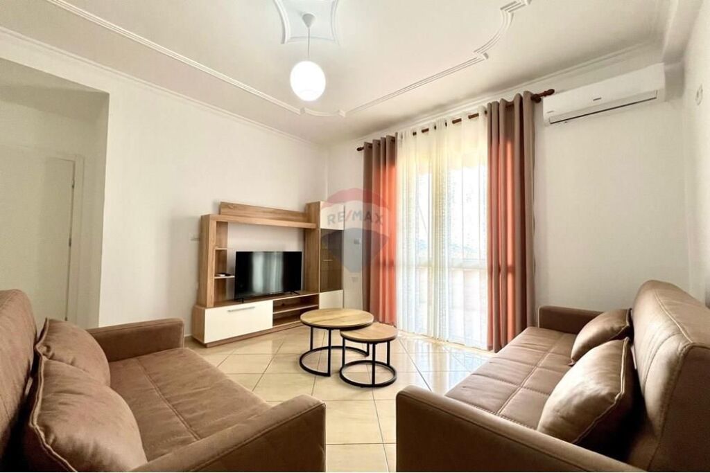 Apartament 2+1 me qera ,prane Kishes Orthodhokese,Vlore