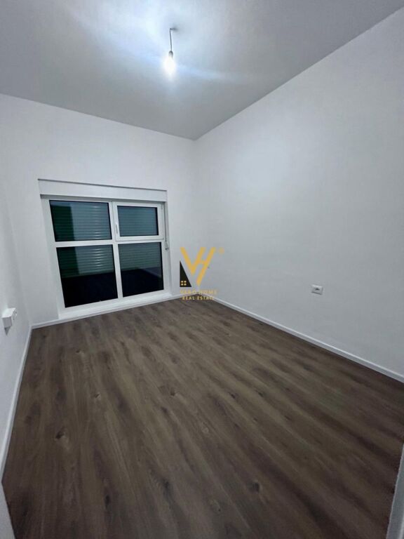 UFFICIO 60 M2 IN AFFITTO A KOM.KADIU, ALI DEMI 35.000 LEKE