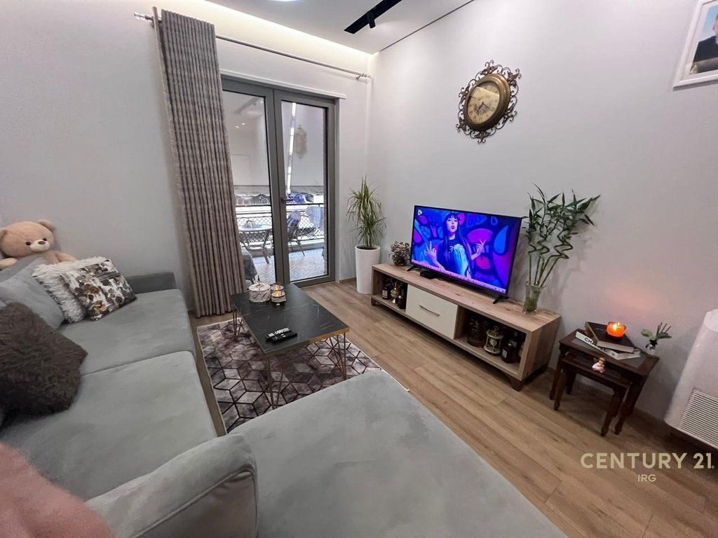 APARTAMENT 1+1+POST PARKIMI ME QERA TEK KOMPLEKSI DELIJORGJI!