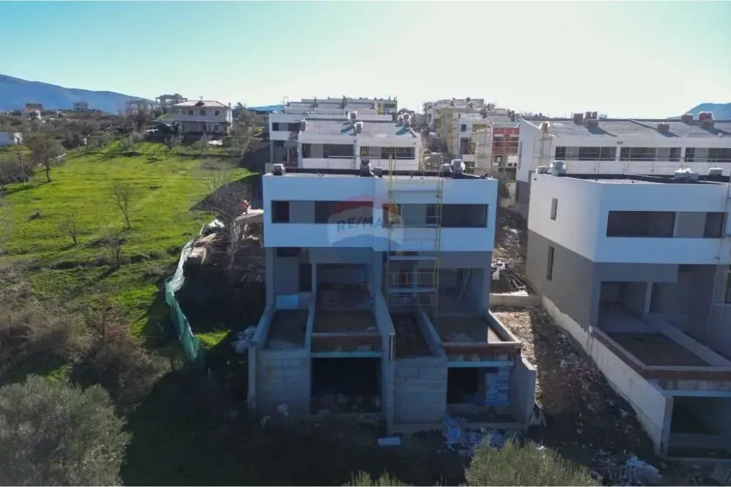 Vilë - Për Shitje - Lundër, Tiranë(ID: 530581010-58)