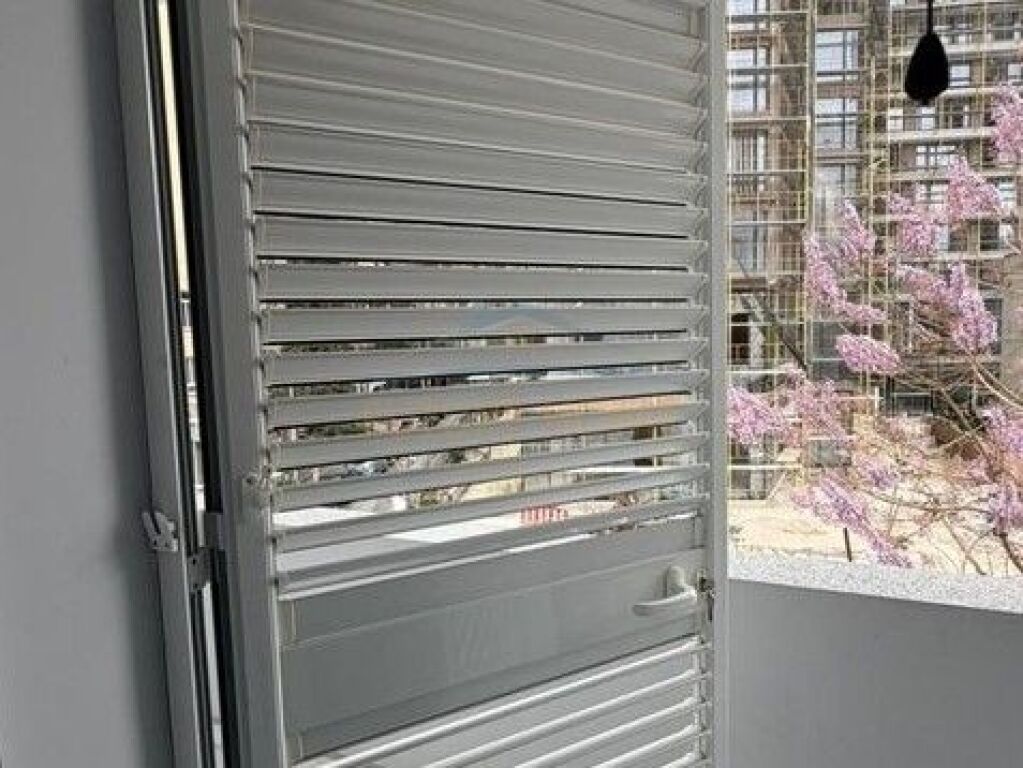 Appartamento 2+1+2 in vendita in via Barrikadave Tirana